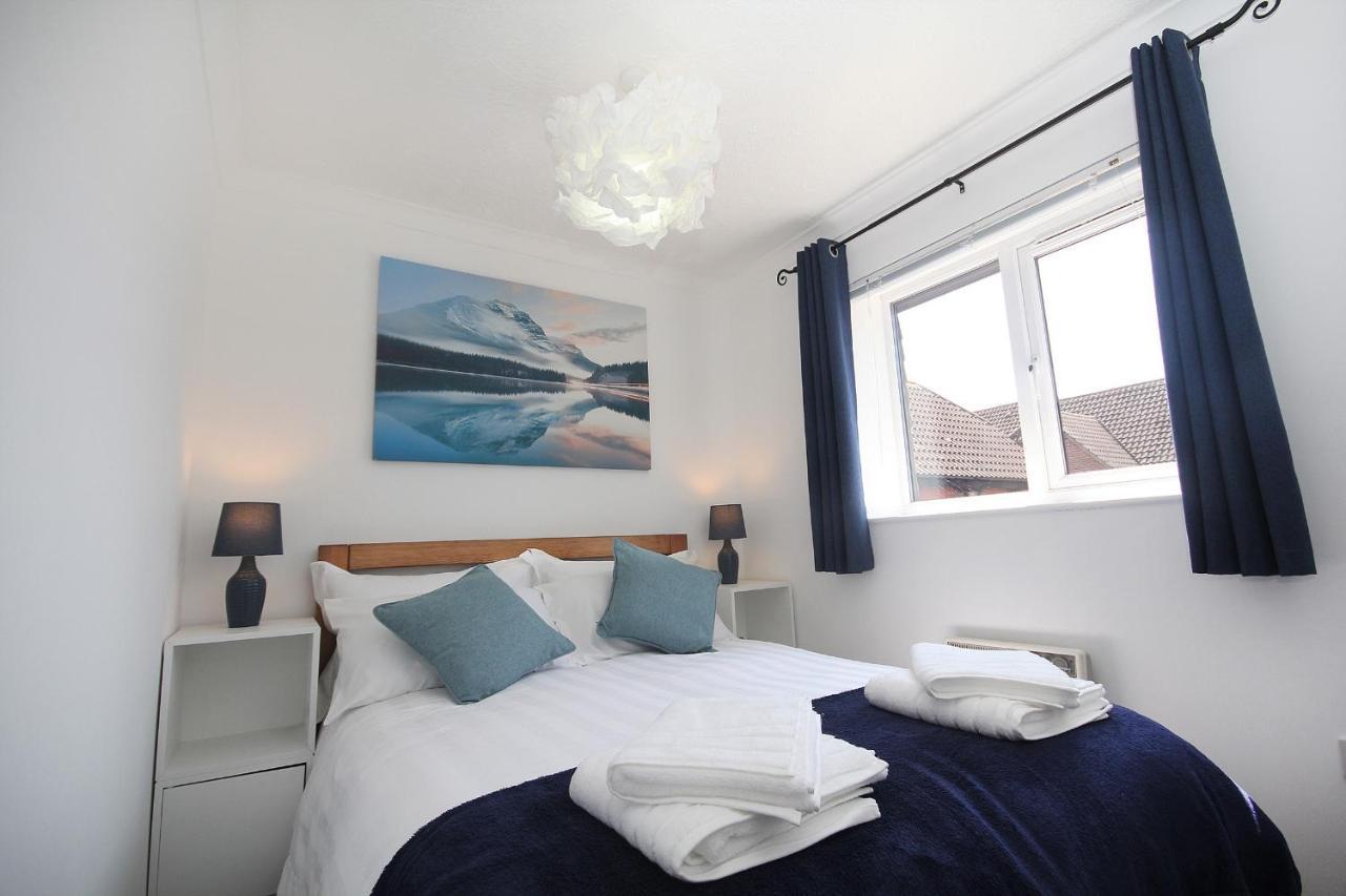 Chipad Mono - Quality City Centre Apartment, With Free Parking Space チチェスター エクステリア 写真