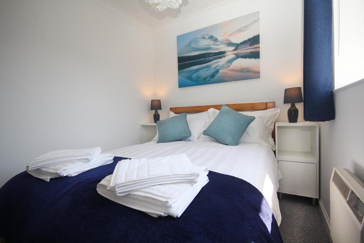 Chipad Mono - Quality City Centre Apartment, With Free Parking Space チチェスター エクステリア 写真